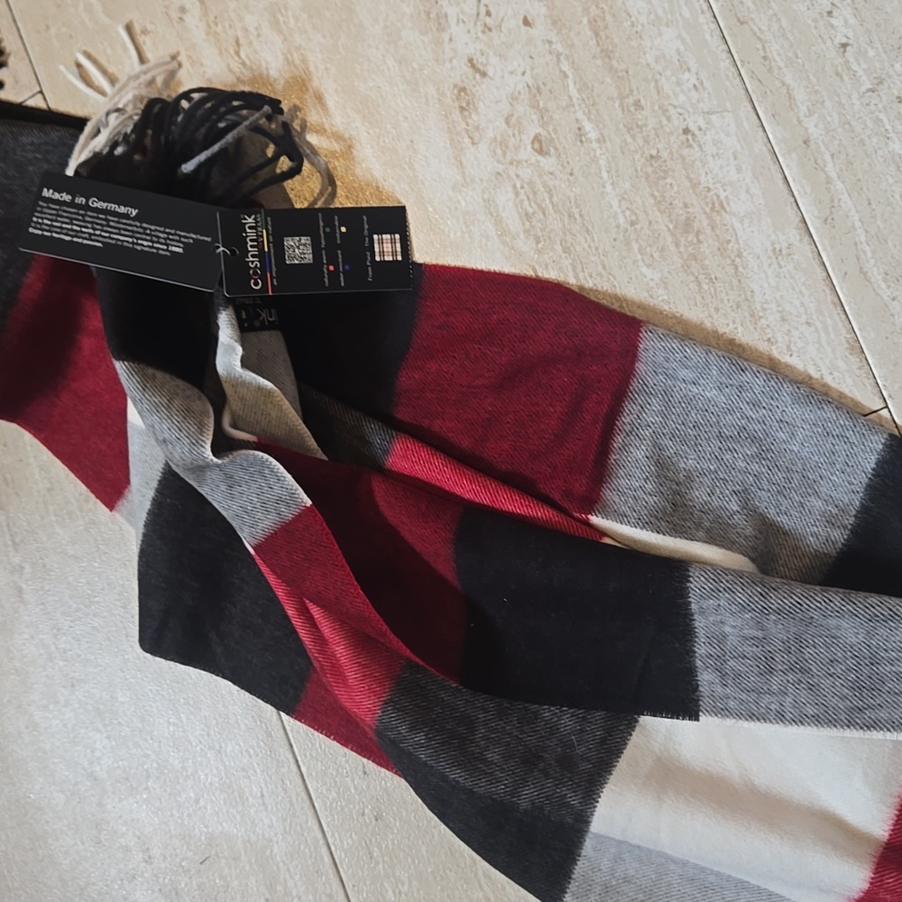 New Cashmink by V Fraas Stylish Unisex Plaid Scarf - Picture 11 of 11